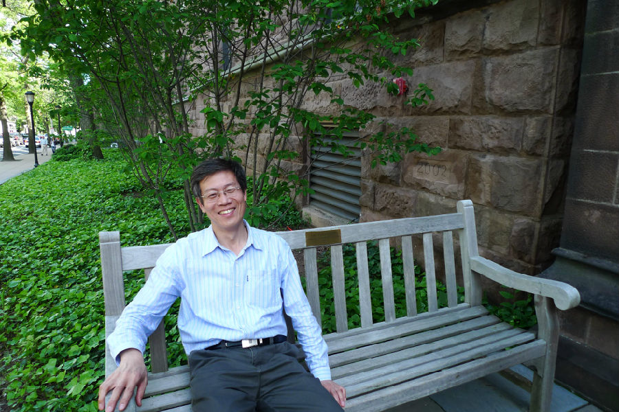 2011年房鸣在耶鲁大学gai.jpg