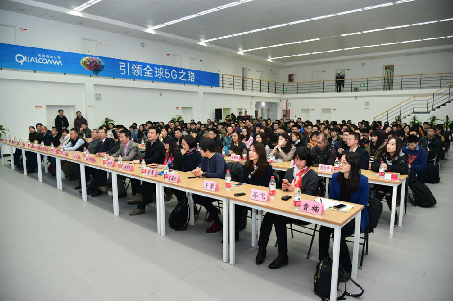 讲座1.jpg